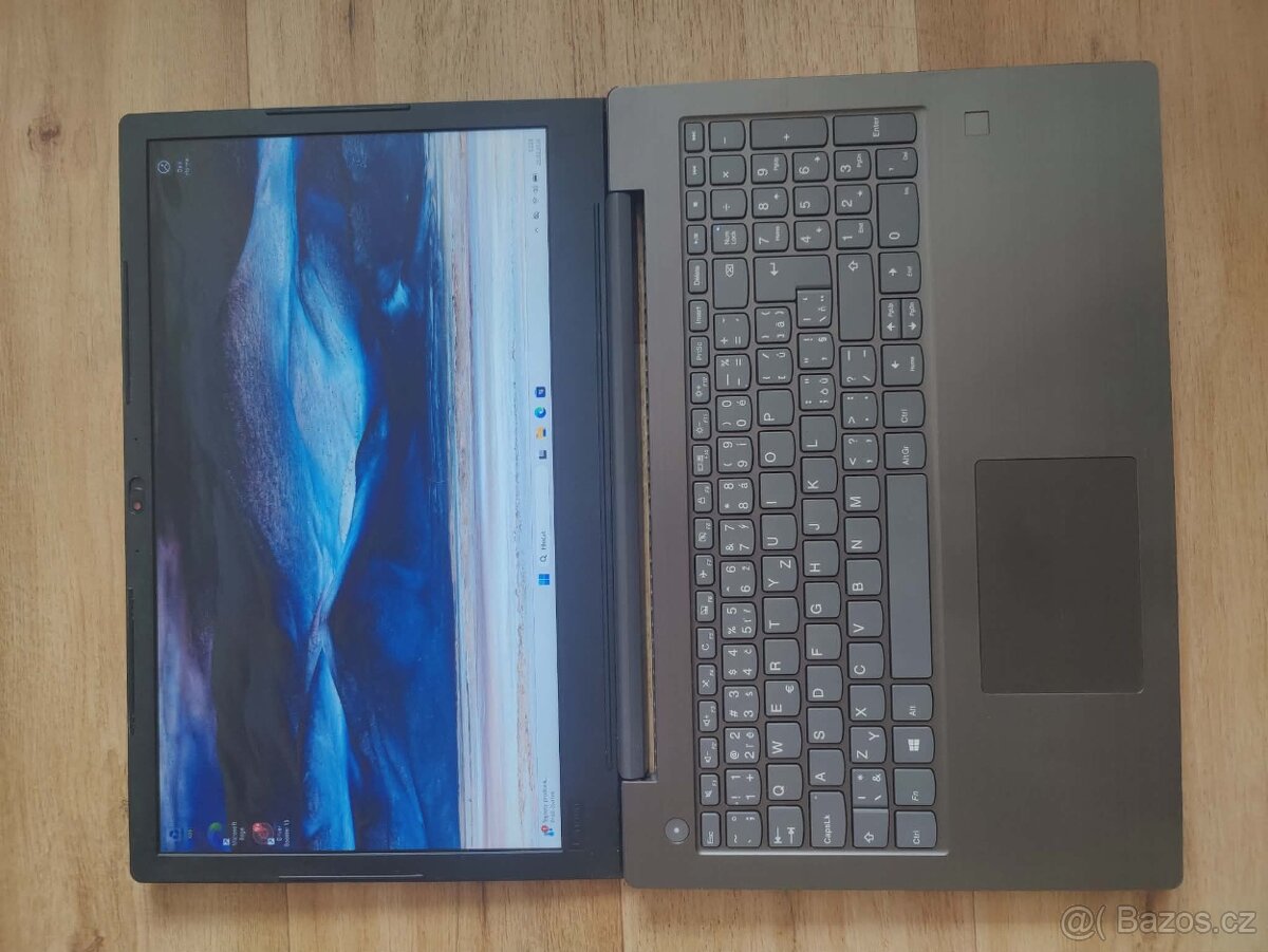 Lenovo V330-15IKB - 2
