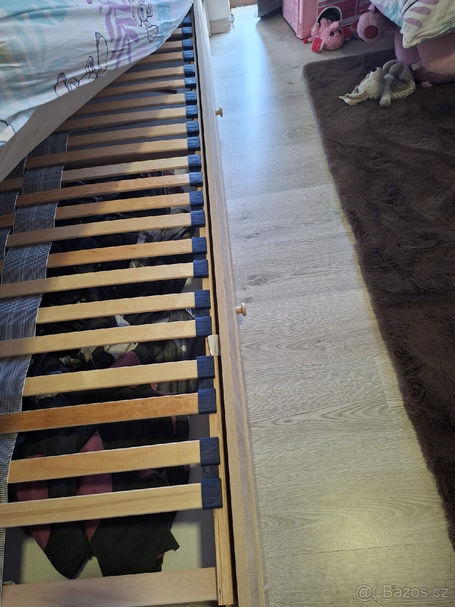 Holčičí postel - 2