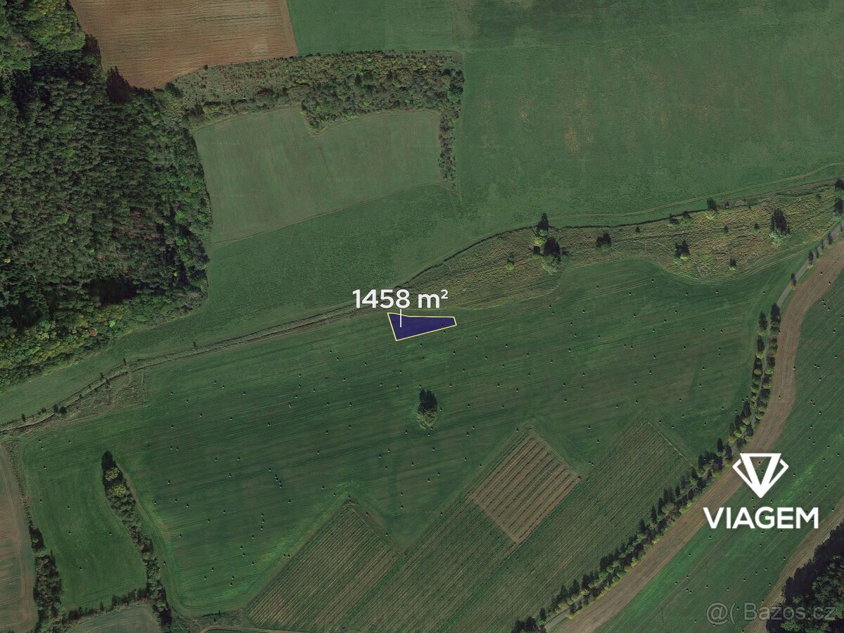 Pole 1 458 m² - 2