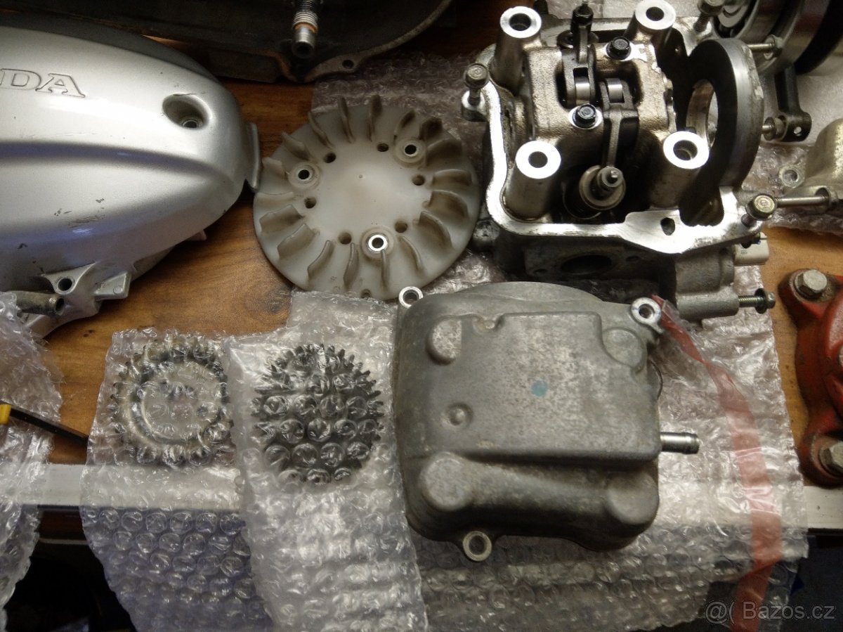 Honda pcx 125 motor - kartery - 2
