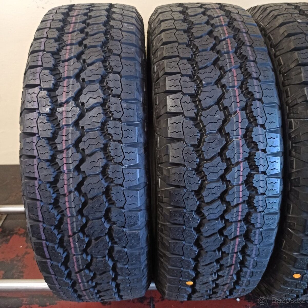 Goodyear 215/70 R16 104T 9,5mm