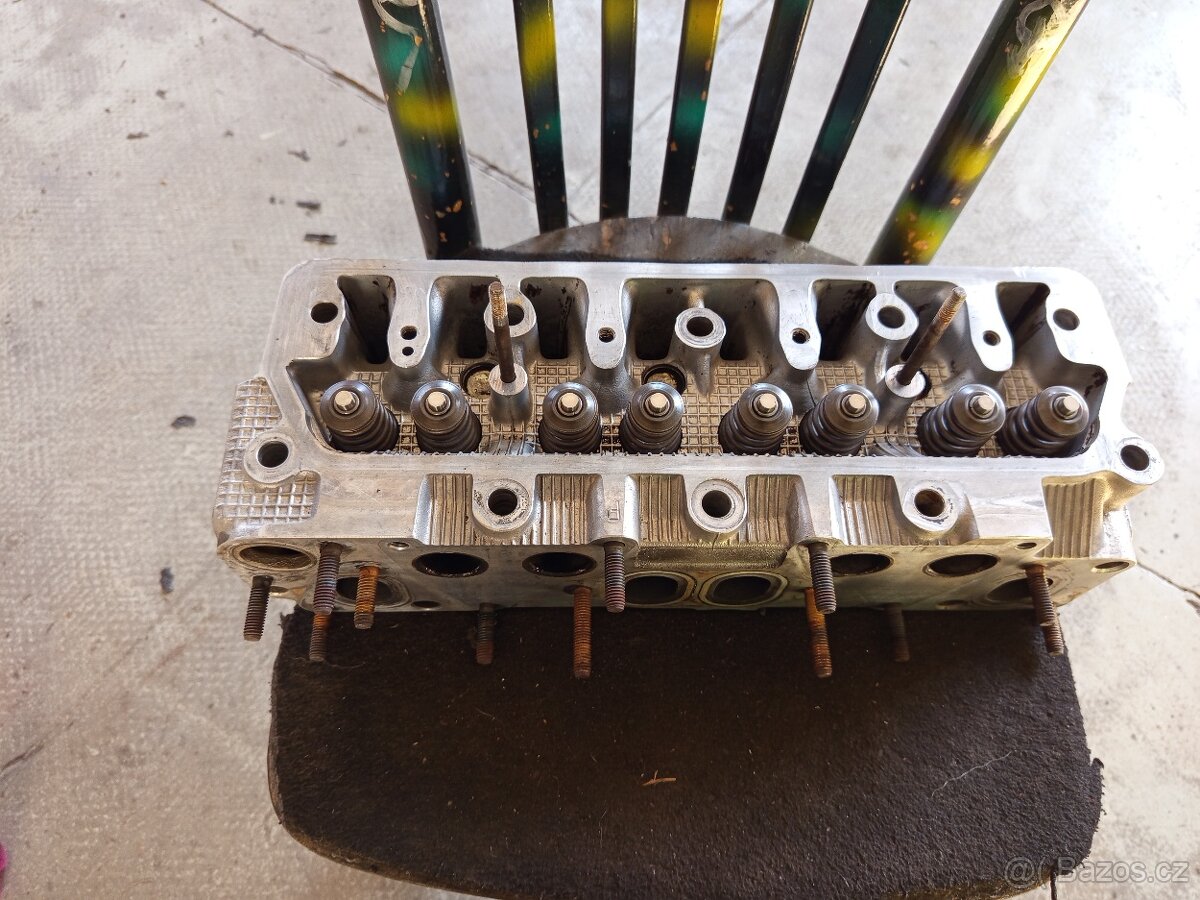 Srovnaná hlava Škoda fabia 1.4mpi - 2