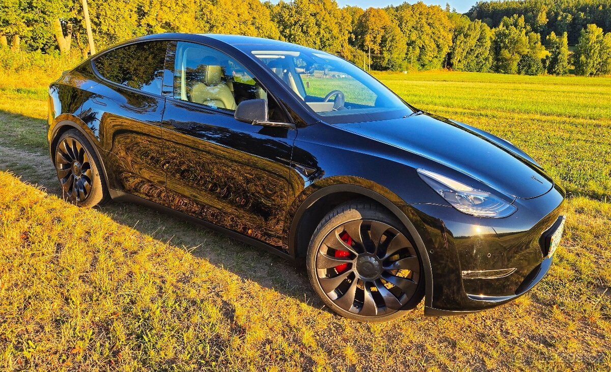 Tesla model Y Performance, FSD, výroba Berlín - 2