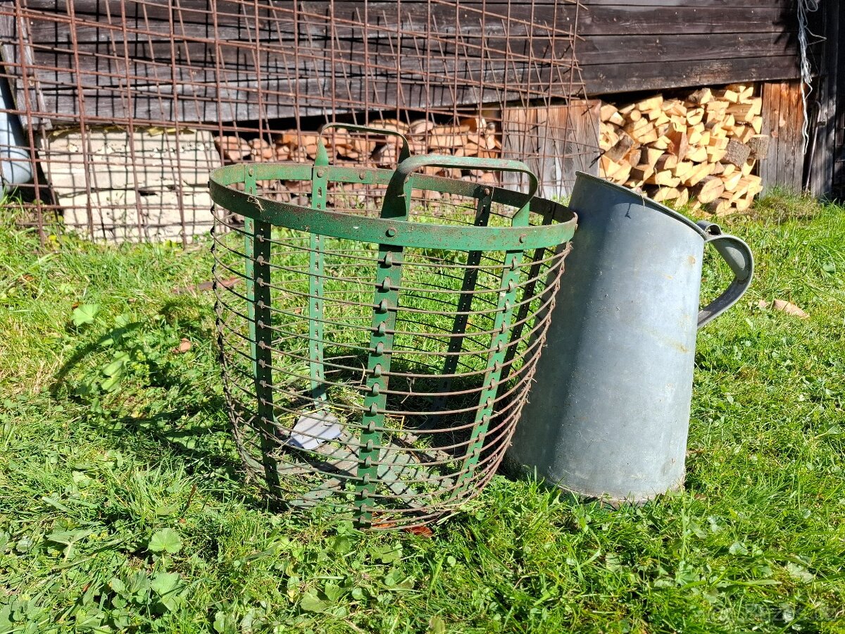 Zahradní drátěný koš a konev - 2