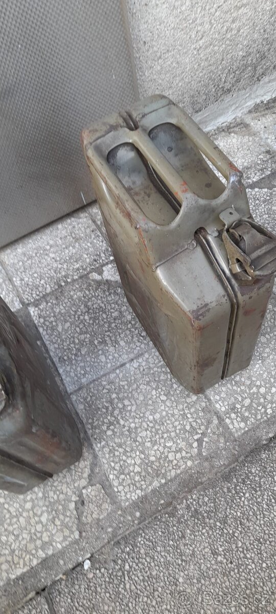 2ks kanystr 20 litrů, plechové - 2