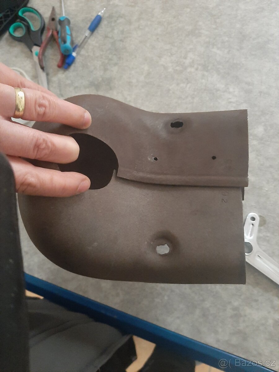 Kaplička maska jawa 550 pařez - 2