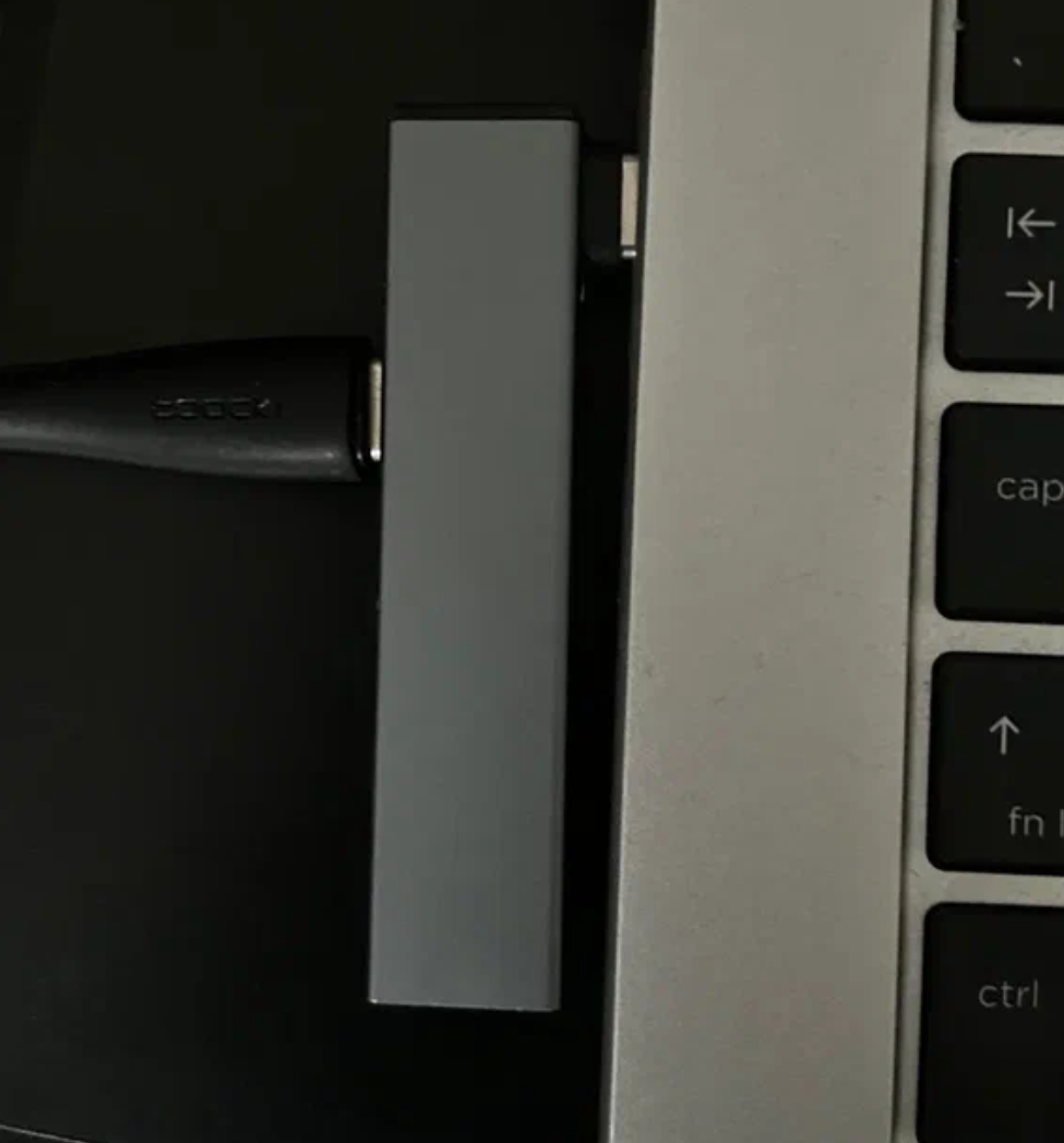 USB-C hub / redukce. NOVÁ - 2