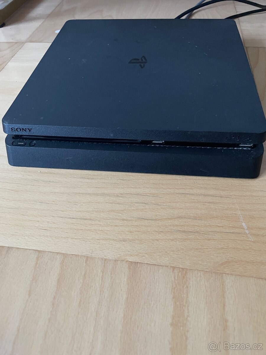 PlayStation 4 + ovladač 🎮 - 2