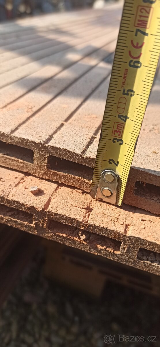 Prodám terasová prkna z WPC materiálu (dřevoplast) - 2