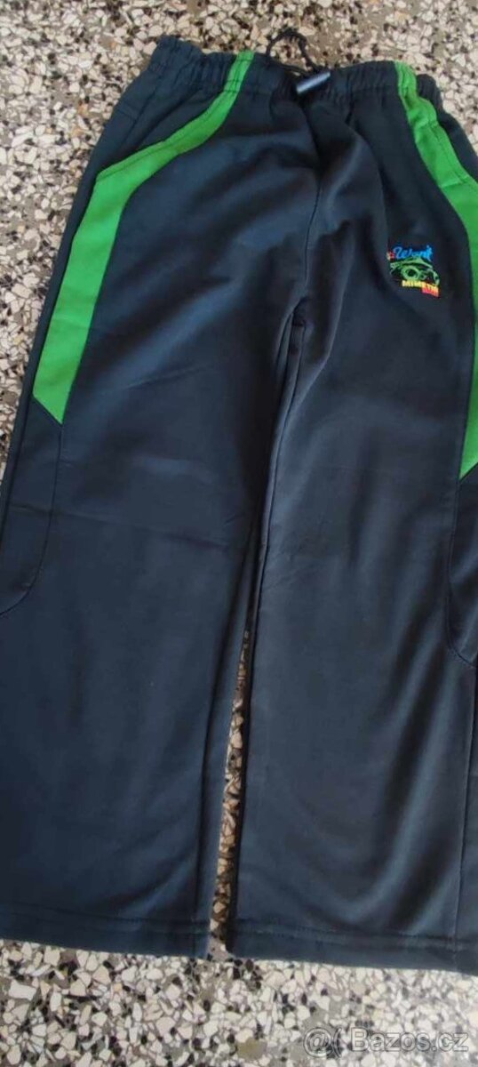 Tepláky nové v. 104 zn. Kugo - 2