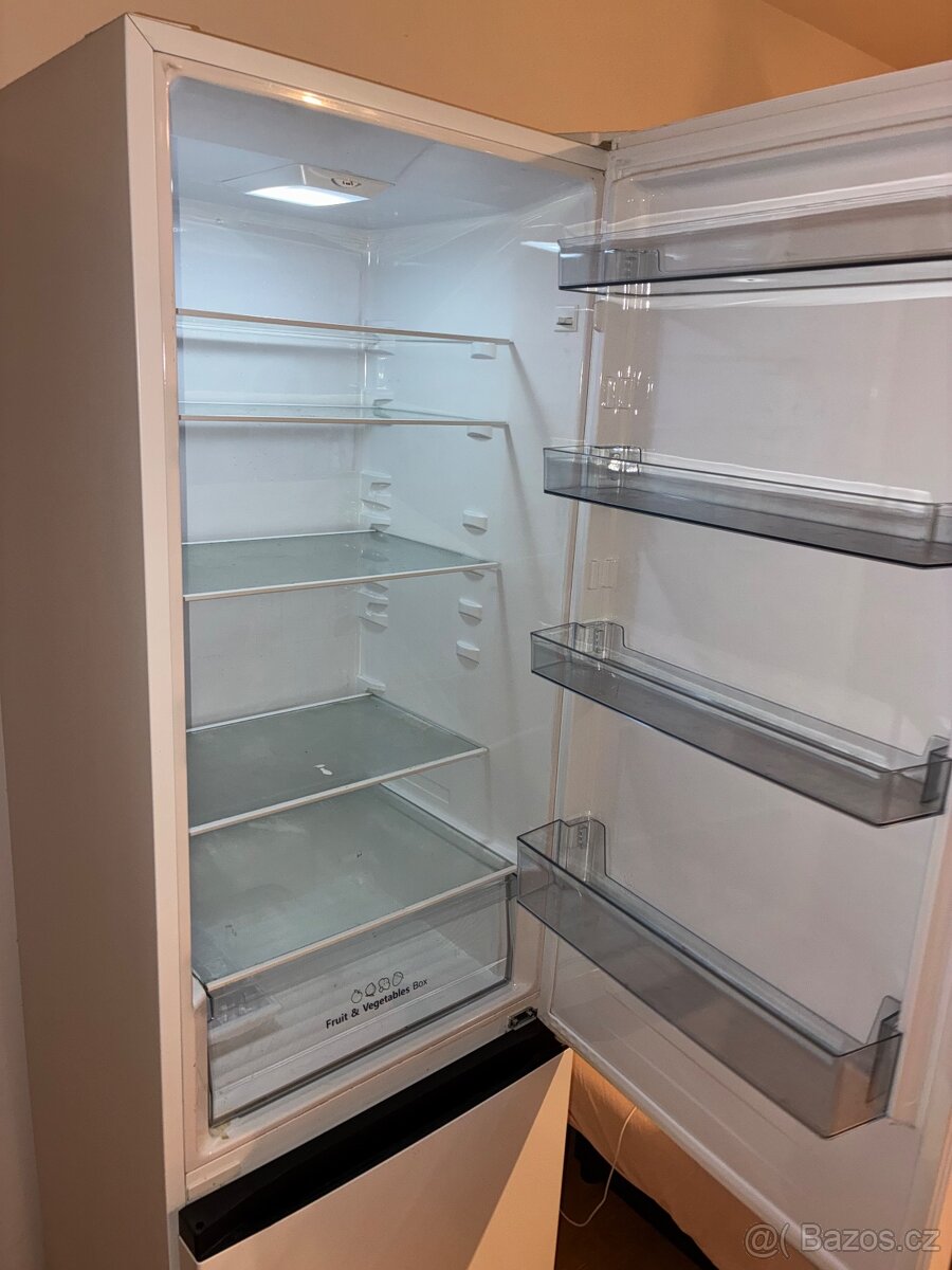 Lednička Hisense - 2