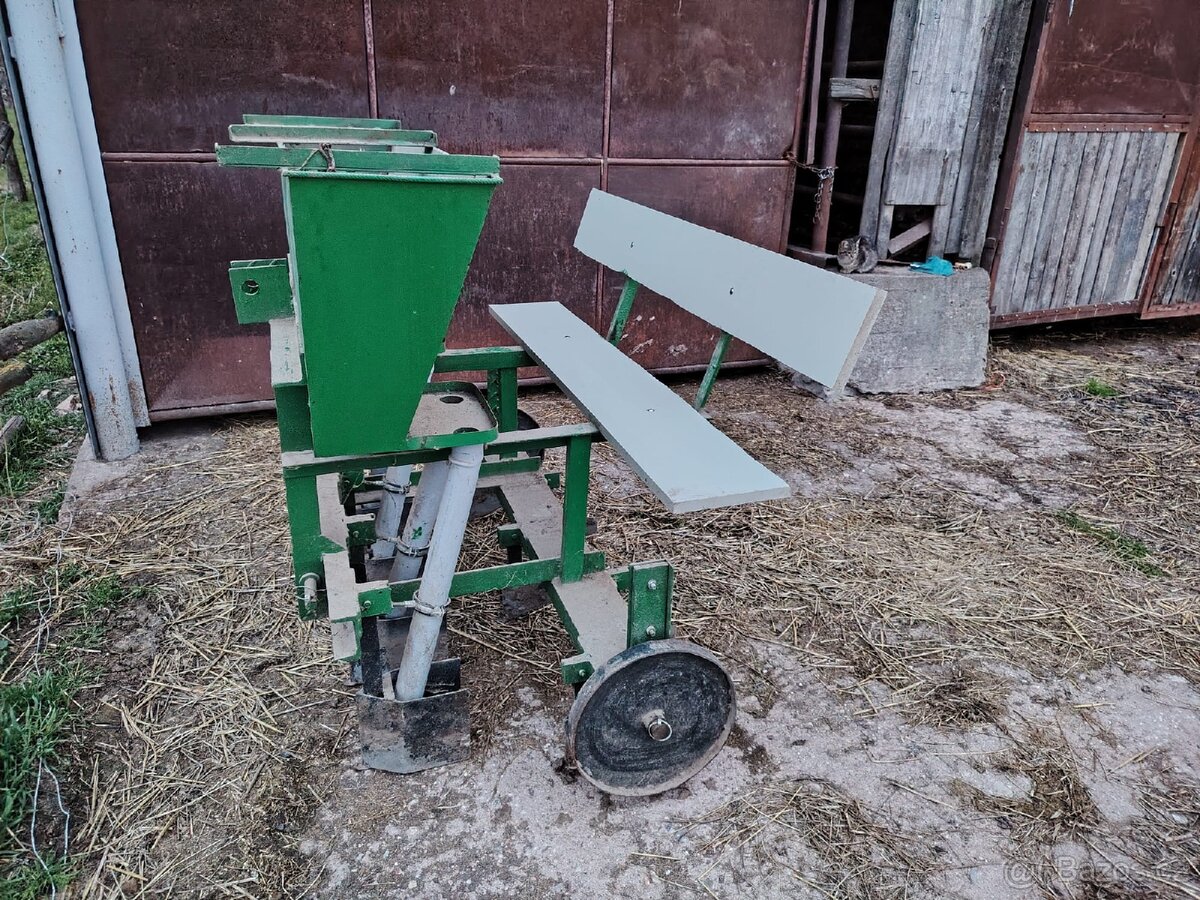 Prodám sazeč na česnek a cibuli. - 2