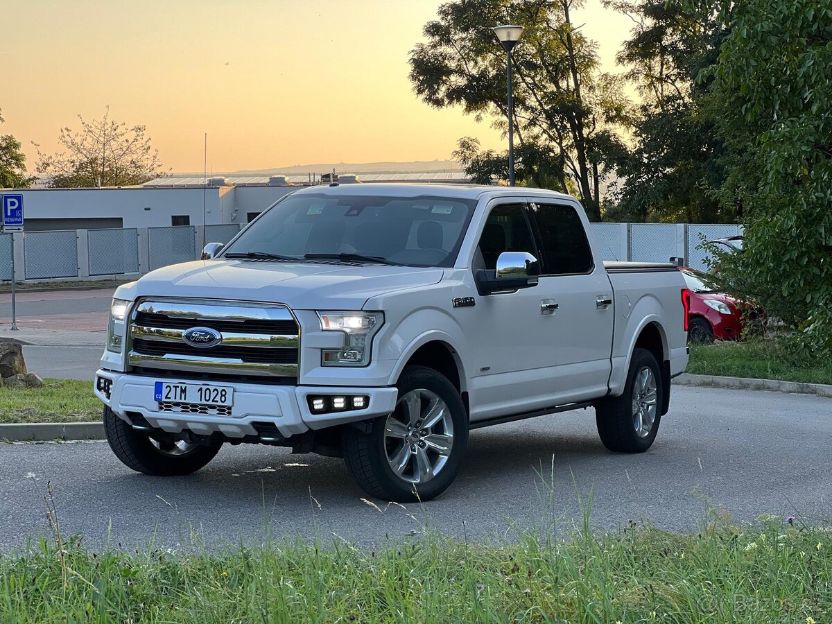 Ford F-150 Platinum 3.5 EcoBoost 4×4, r. 2017 – TOP výbava