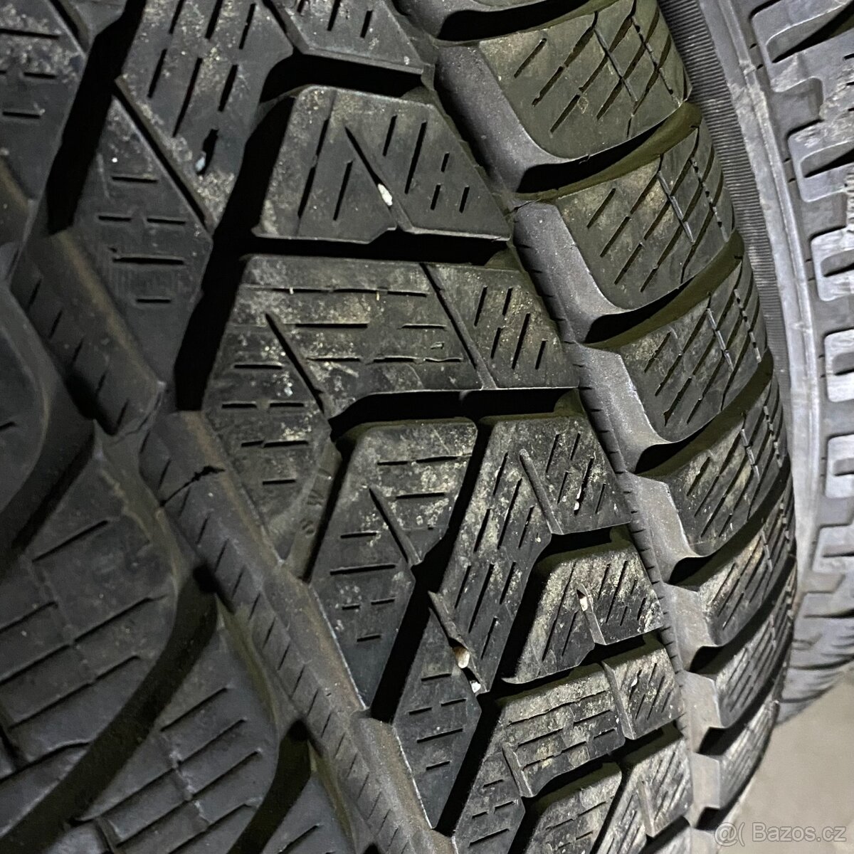 Zimní pneu 225/55 R19 99H Pirelli 7mm - 2