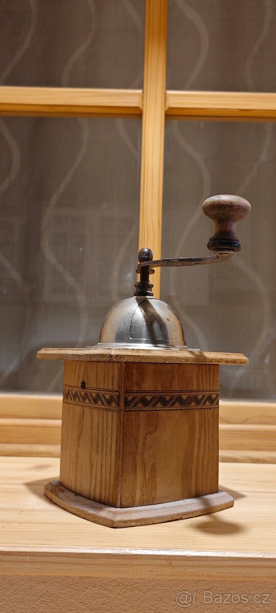 Mlýnek na kávu. - 2