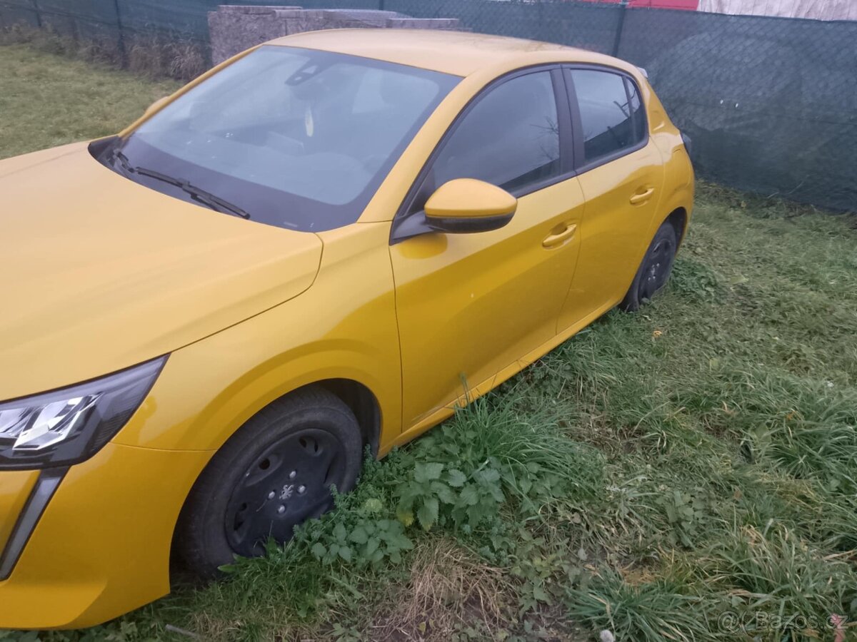 Peugeot 208 - 1.2 - 55 kW - 2020 - manuál - NA OPRAVU - 2