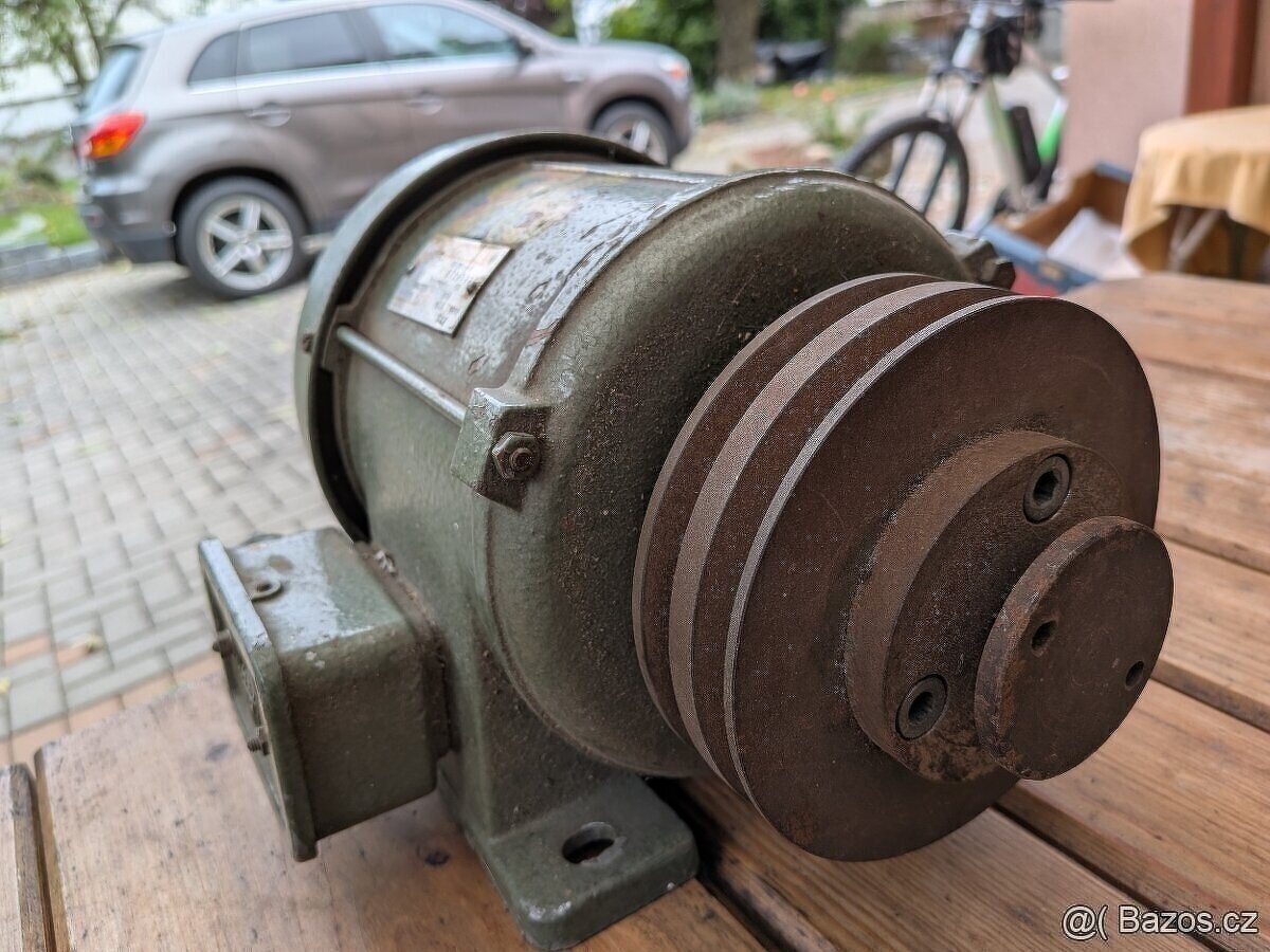 Elektromotor MEZ Mohelnice 0,3 kW - 2