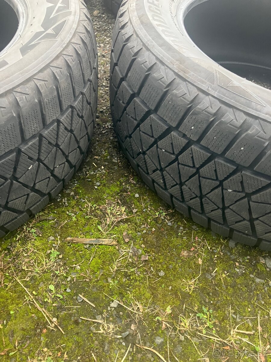 Bridgestone Blizzak 275/55 R19 111T zimní sada 4ks - 2