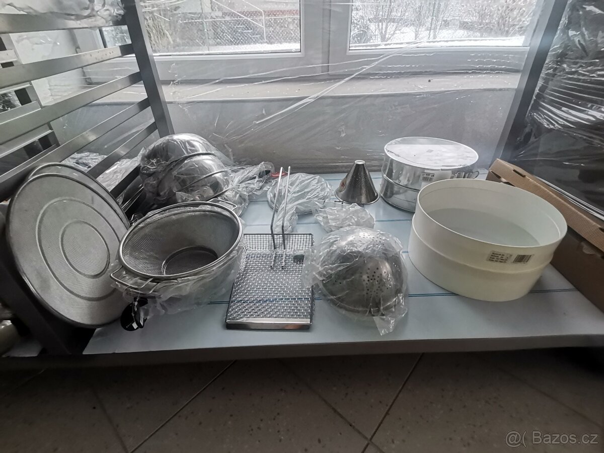 Kuchyňské vybavení I. - výprodej - 2