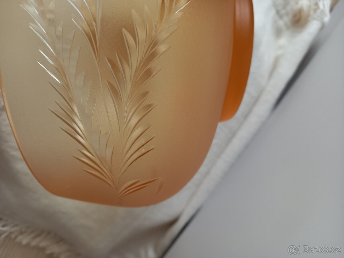 Broušená skleněná mísa - 2