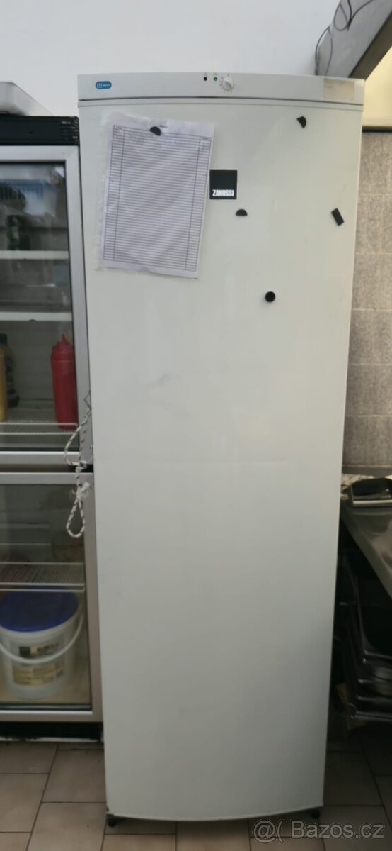 MRAZÁK ŠUPLÍKY - VÝPRODEJ Z HOSPODY - 2