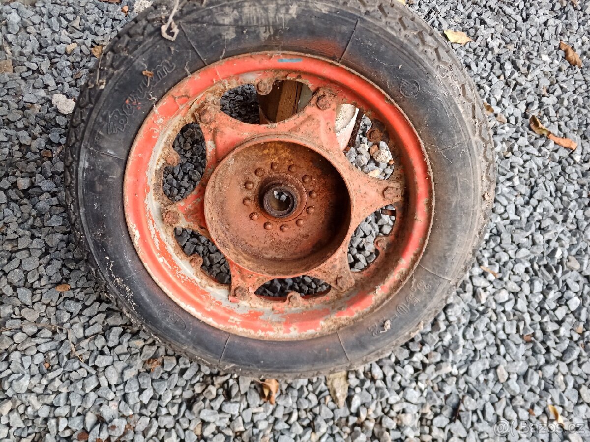 Kolo na Vari..moto Čz 175 Prase - 2