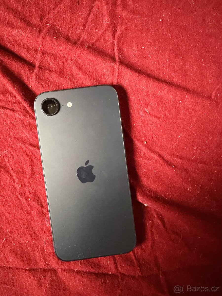 iPhone 16e 256GB černý - 2