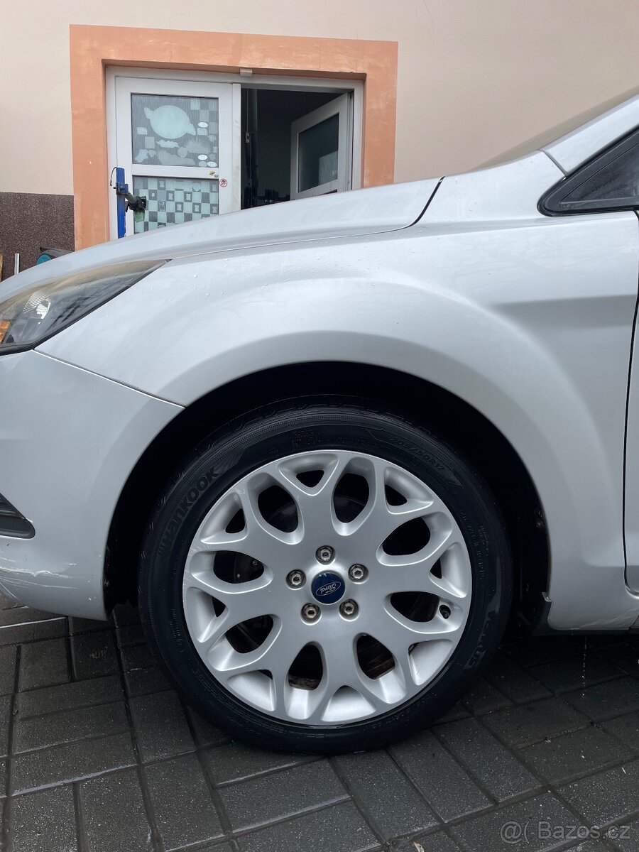 Ford focus 1.6i - 2