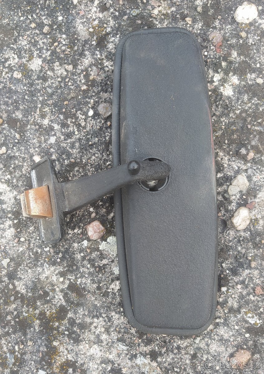 Zpětné zrcátko - 2