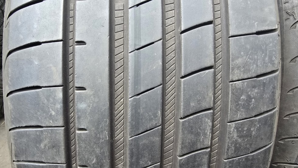 Letní pneu 245/40/19 Good Year - 2