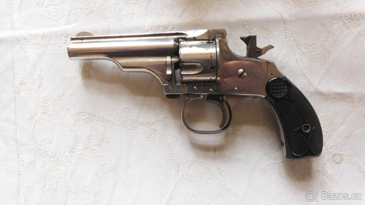Revolver Mervin Hulbert - 2