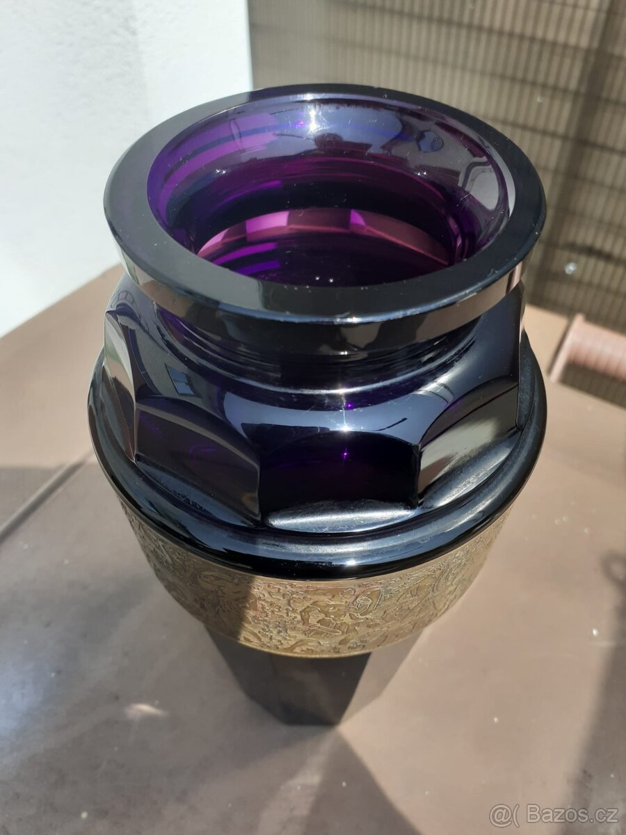 Prodám starožitnou vázu Moser. - 2