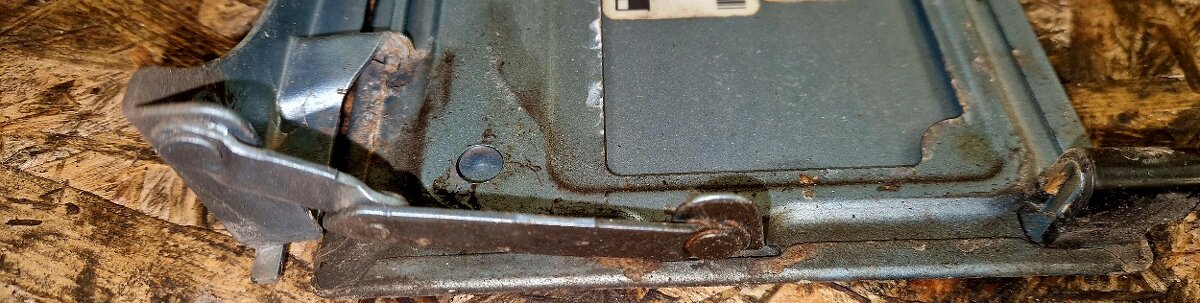 plech pod hrdlo nádrže VW T5 - 2