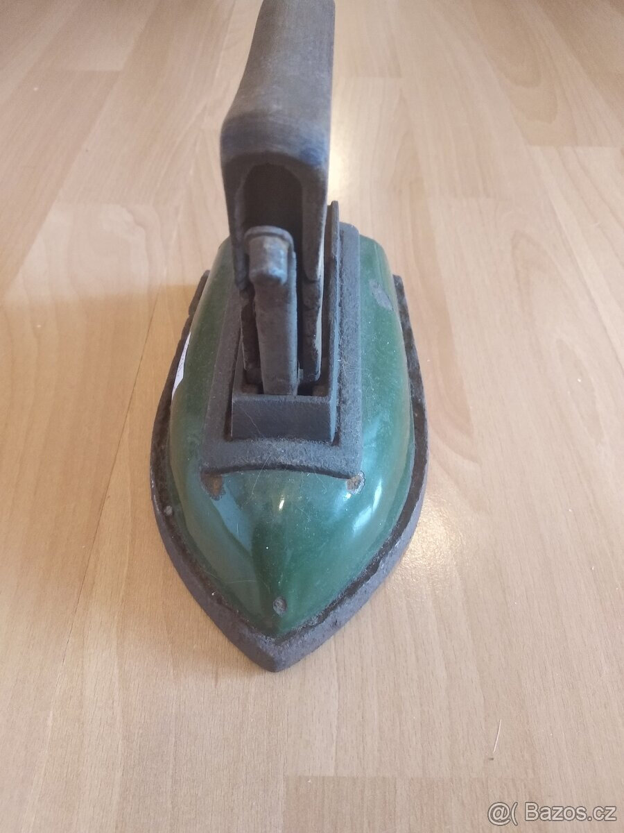 Retro žehlička zelená - 2