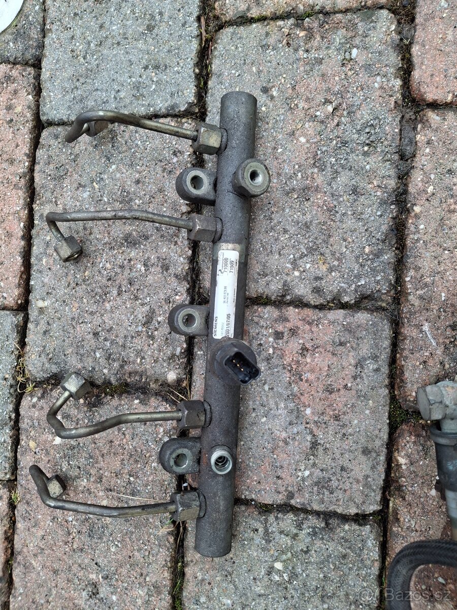 Prodám vstřikovací lištu Siemens s trubičkami - 2