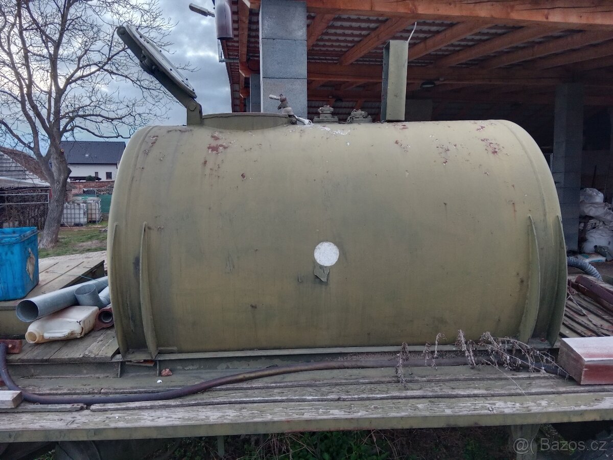 Nádrž na vodu - 2