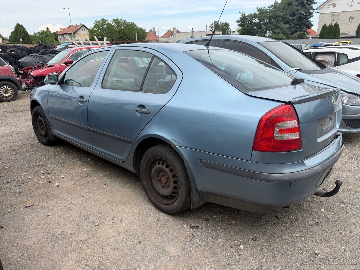 Škoda Octavia 2 modrá metaliza ND - 2