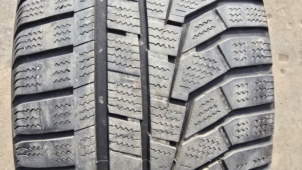 Zimní pneumatika 235/55/17 Hankook - 2