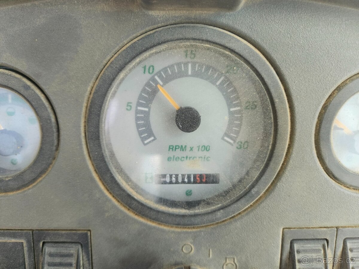 Komatsu WB 97S Závada Pojezdu+1x Bagr na díly - TOP - 2