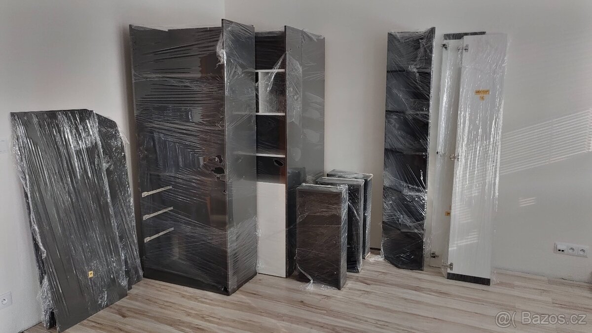Rohová skříň - 2