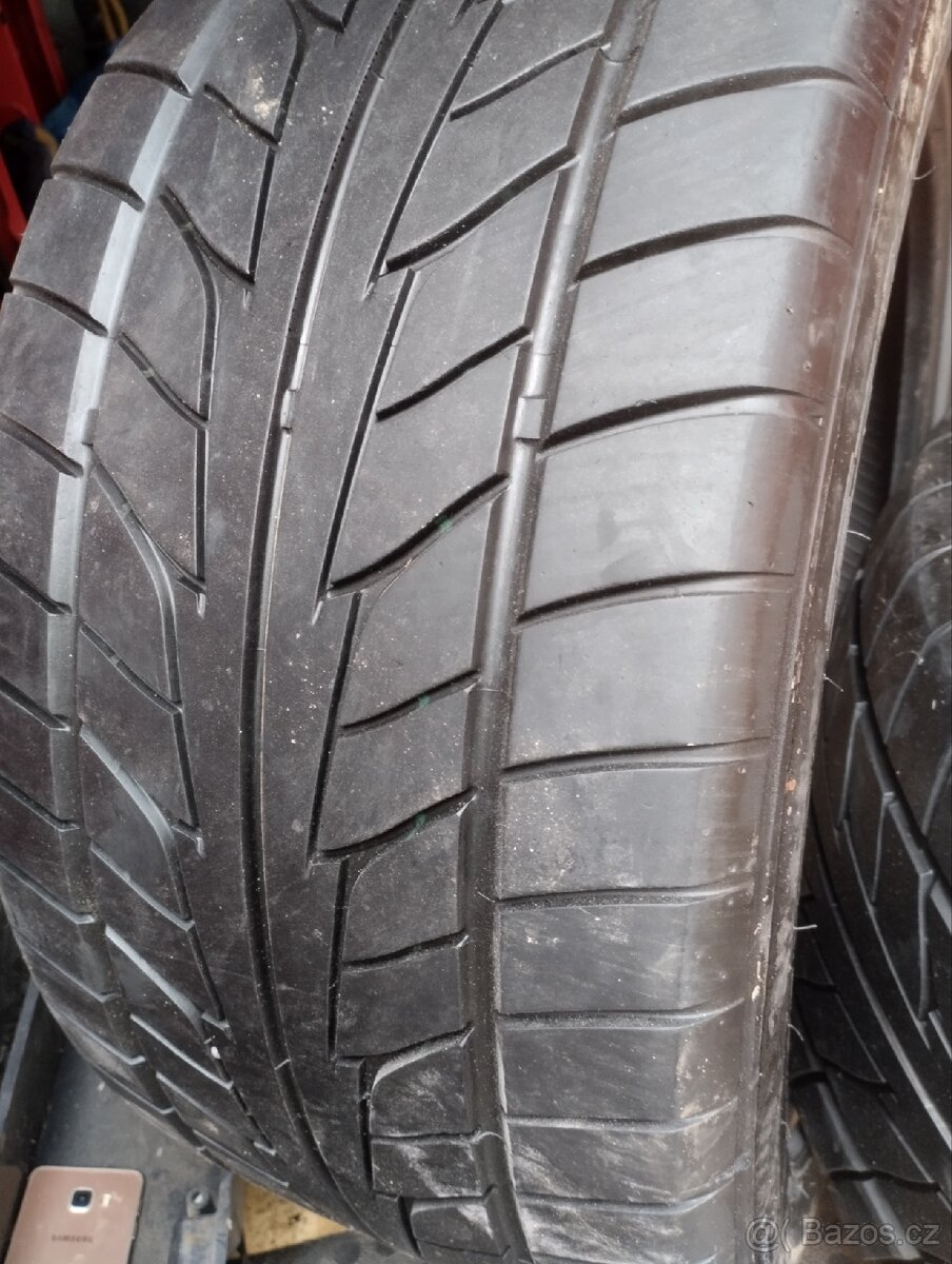 Pneu 275/40 r18 - 2