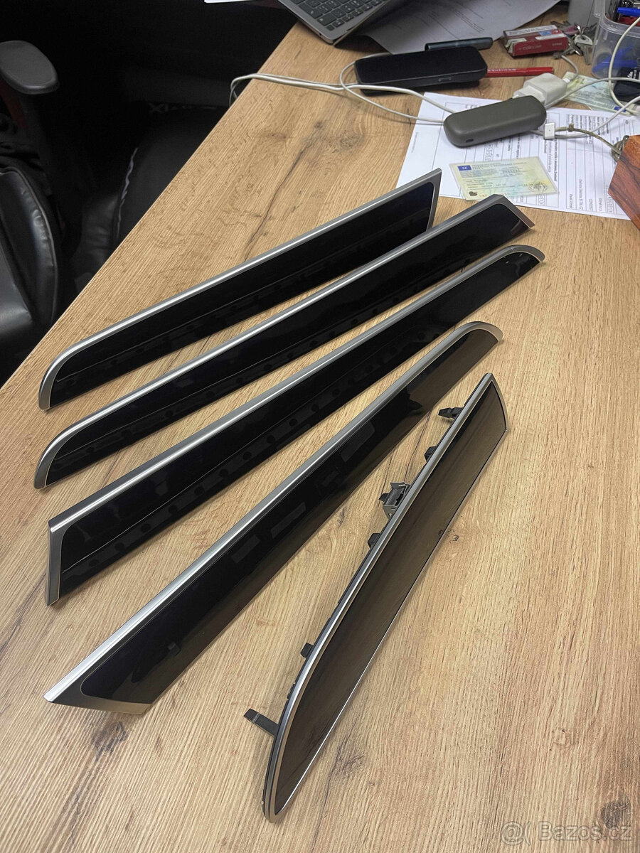 Audi A6 C6 4F black piano - 2