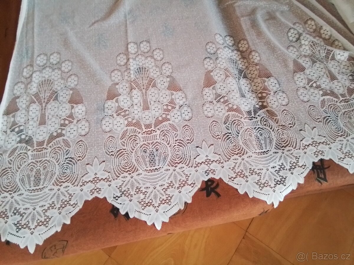 Kvalitní záclony ušité na zakázku v perfektním stavu - 2