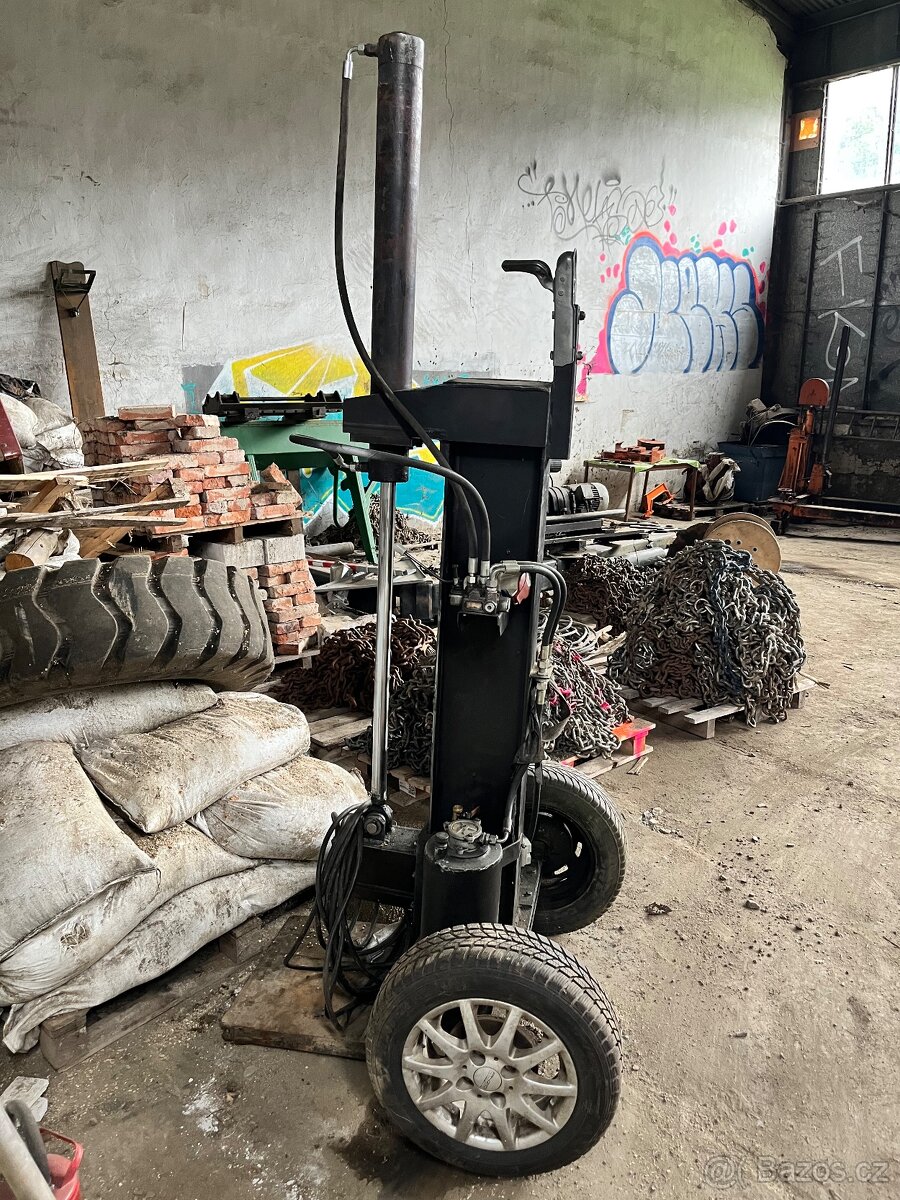 Štípačka na dřevo - 2