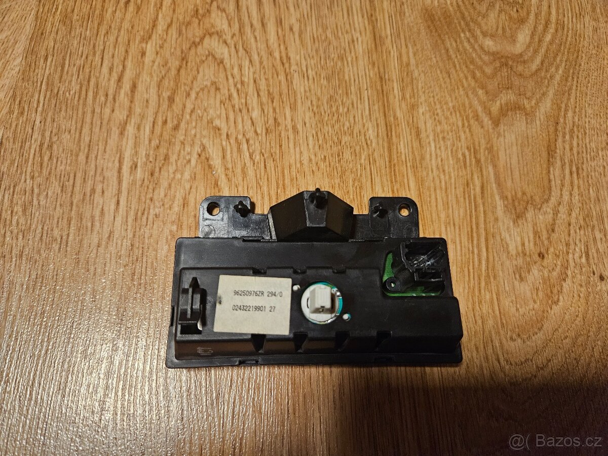 Palubní hodiny Peugeot 206 - 2