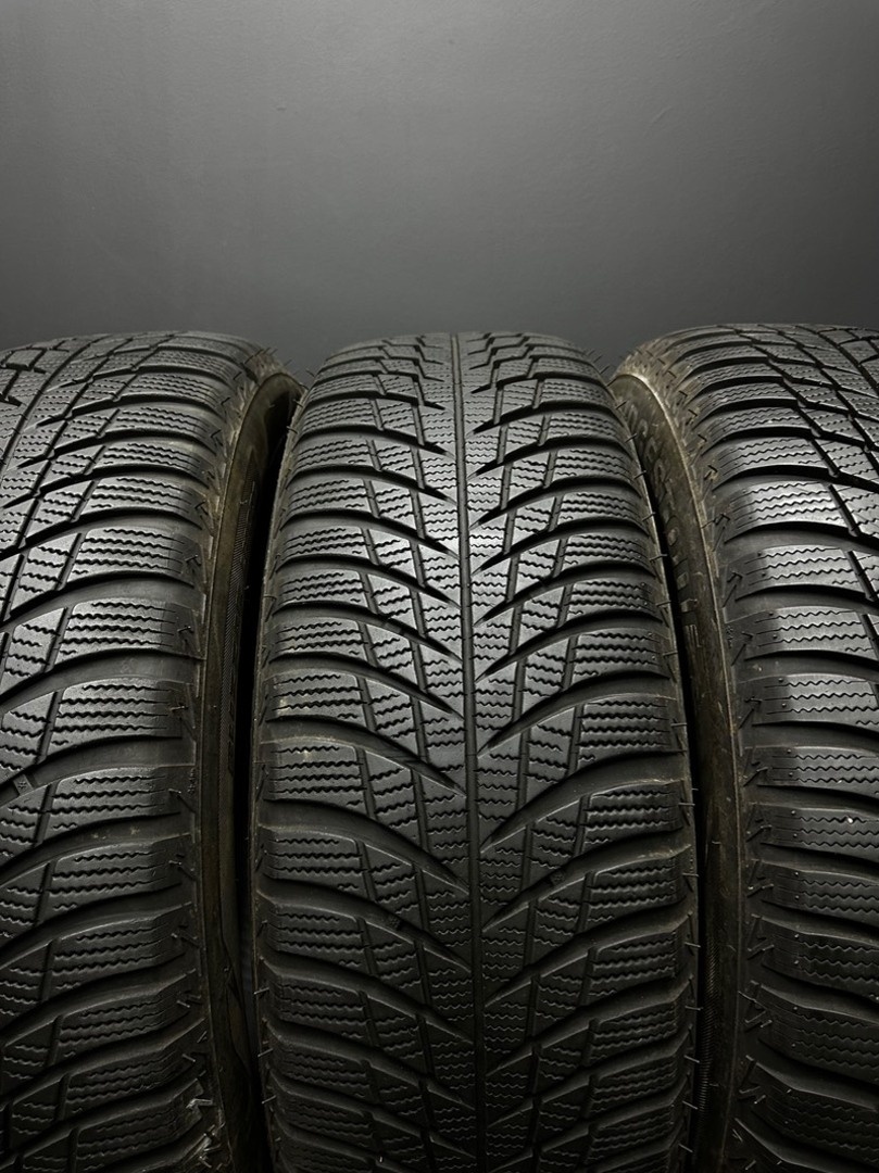 Sada pneu Bridgestone 215/65 r17 - 2