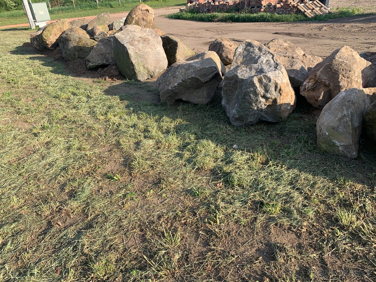 Soliterní kámen - 2