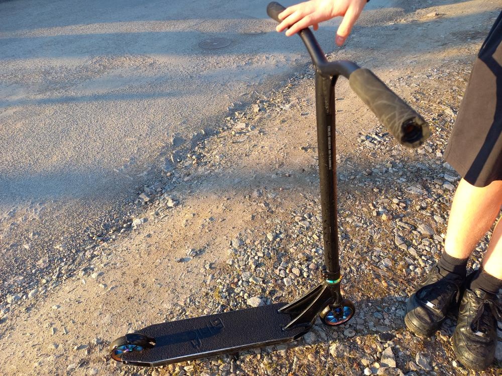 Prodám freestyle koloběžku Ethic erawan - 2