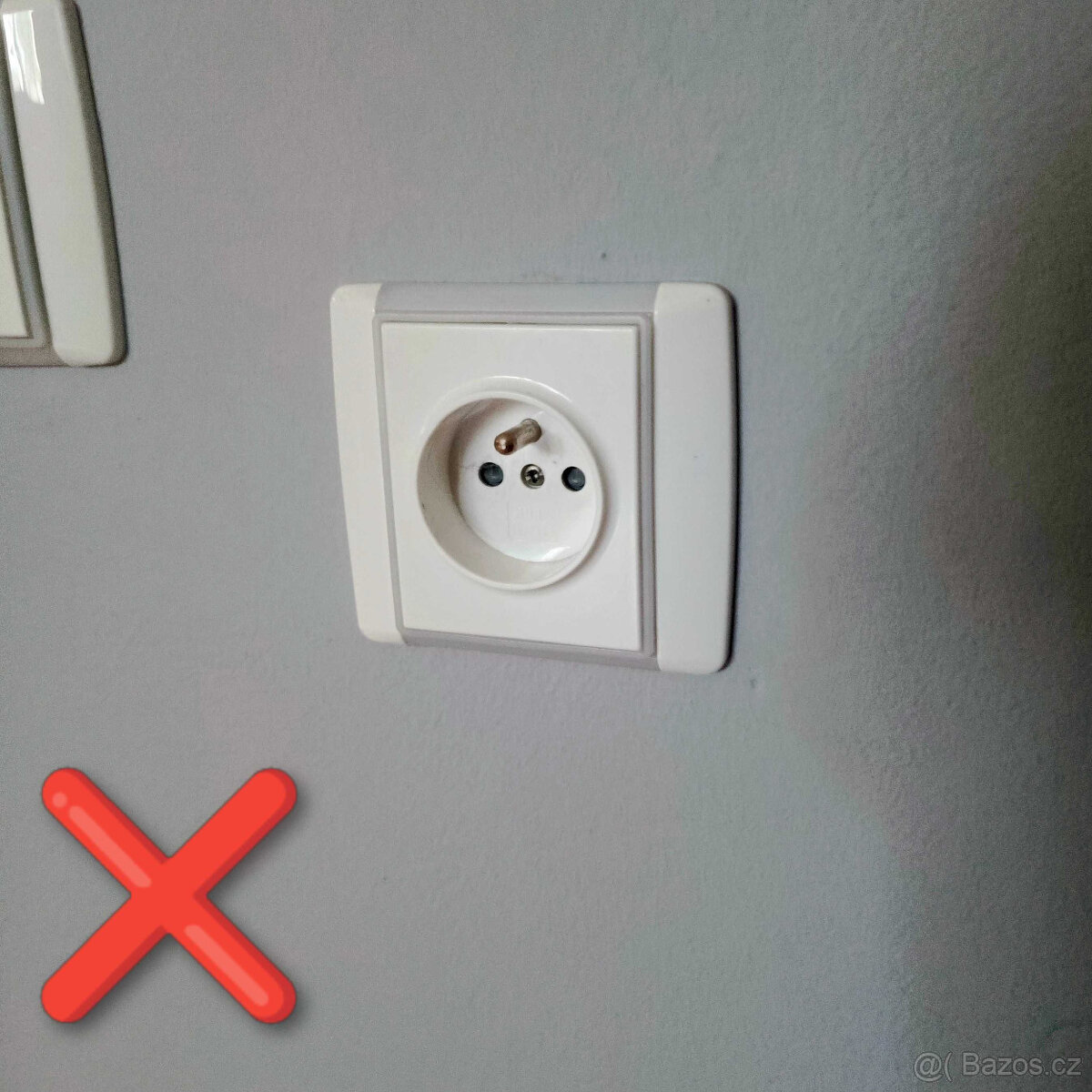 KRYTKA ZÁSUVKY - VLASTNÍ LOGO - 2