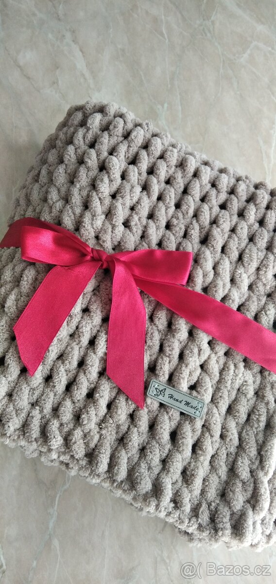 Deka PUUFY 66x97 cm - 2